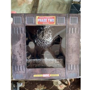 BRAND NEW LIMITED EDITION Marvel Cinematic Univers